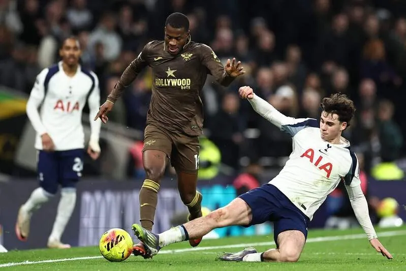 Brentford vs Tottenham - Gà Trống gặp khó trước Bầy Ong