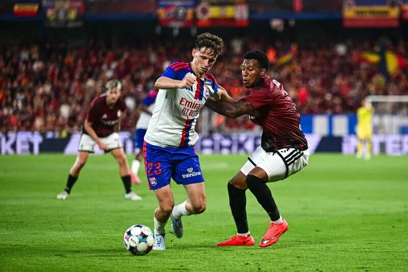Lyon vs Sparta Prague - Lật ngược tình thế
